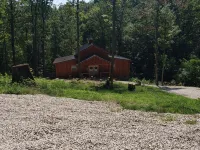 Sleepy Hollow 2-bedroom cabin with Hot Tub, WiFi near Red River Gorge Hotels in Menifee County