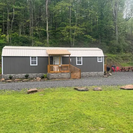 1 BR/1BR Lofted Cabin West Virginia Hatfield McCoy ATV Trails