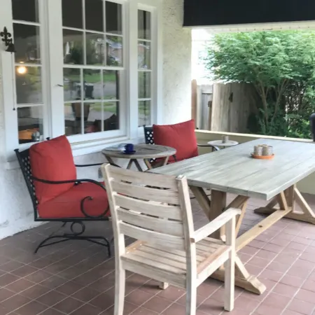 Sunny Blue Bungalow near Nashville in Historic Downtown Murfreesboro