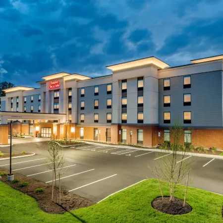 Hampton Inn & Suites Kittery-Portsmouth
