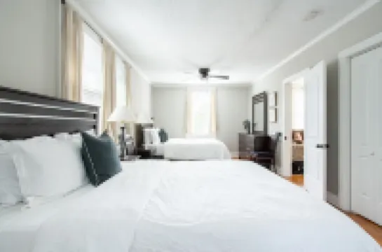 Quaint Cottage close to Vanderbilt and Downtown