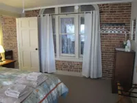 Historic Civil War house, great for family getaways.