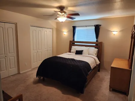 Quiet charming 3-bedroom house in central Cortez with WiFi and central air.