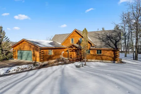 MillMann's Lodge on Dam Lake SaunaPontoonSwim GAME ROOM