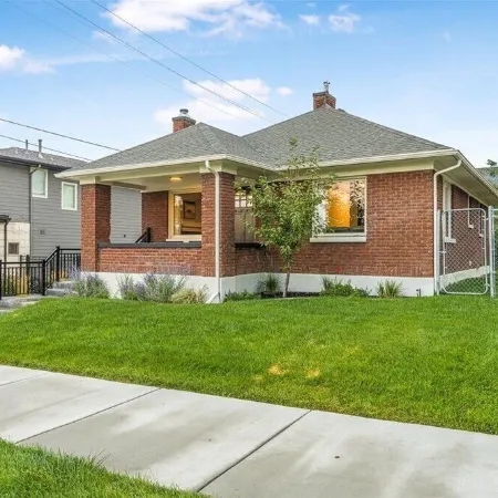Downtown Hot Tub Bungalow