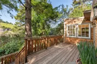 Cozy Riverview Cottage Retreat - walk to hiking trails & downtown Duncans Mills