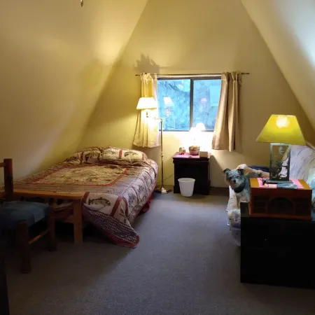 Cool 'A' frame cabin in the ponderosa pines. Отели в г. Хебер-Овергаард