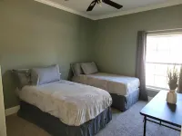 Country acre of quiet, calm, safe retreat. Near Devils Den Prehistoric Spring