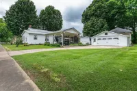 1883 Colonial Revival Historical Renovation Hotels in Maury County