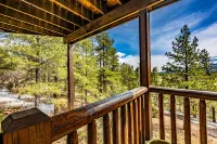 ENCHANTED CIRCLE LODGE-AWESOME MOUNTAIN VIEWS WITH HOT TUB AND SAUNA! - Mountain view