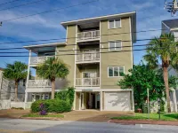 Big and Beautiful Coastal Retreat with a view from the top balcony!!!