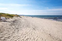 Comfortable 3-room apartment, sea view balcony and 200 m to the beach