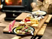 Creekside Cabin skiing/hiking & Appalachian Trail. Hotels in Mitchell County