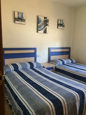 Large villa with private pool 50 meters from the beach - 木屋