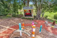 Donna's Art House