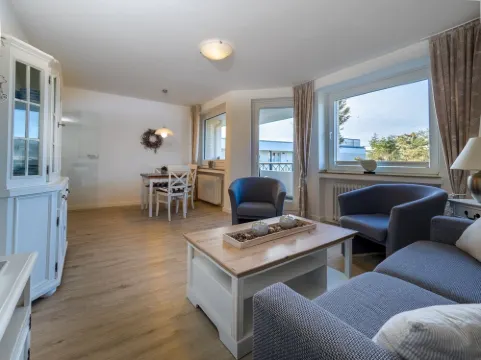 Very close to the beach, central, very well-kept and inviting, WLAN, parking space