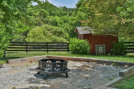 Beautiful Log Cabin on Horse Farm The Holy Cow