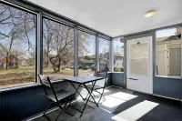 Spacious 3BR Home in Lansing