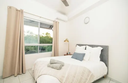 Quiet Centrally Located Apartment Only 10 Mins from Airport! Woolner 호텔