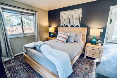 Accessible, Family Retreat Near Rmnp! Decks, Firepit, Big Yard!