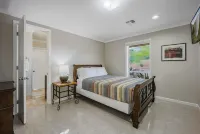 Updated Golf Course Home Mountain Views Heated Pool Sport Court Putting Green