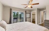 New Flagstaff townhome with Mountain Views!
