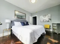 Modern Victorian Family Home Mins-To Downtown/OTR!! - balcony