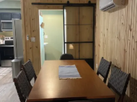 Family style cabin with pond and orchard near the Buffalo National River 瑟西縣酒店