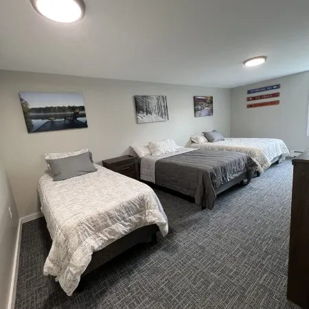 Back Lake Views! Sleeps 12, Flat Rate, Direct Atv & Private Snowmobile Access!