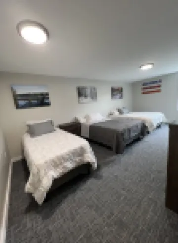 Back Lake Views! Sleeps 12, Flat Rate, Direct Atv & Private Snowmobile Access!
