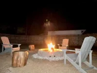 Blue Beach Cottage - 5 Minute Walk to Private Beach!