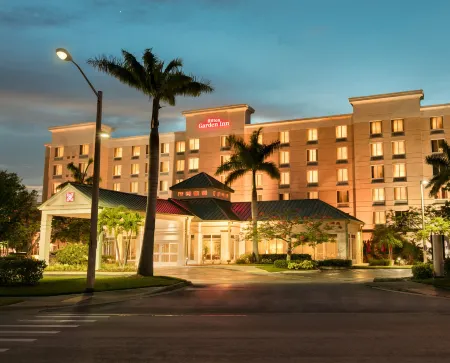 Hilton Garden Inn Fort Myers Airport/FGCU Отели рядом с достопримечательностью «Галф Кост Таун Сентер»