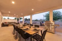 5-bedroom vacation home 15 minutes to Joshua Tree National Park