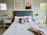 Stylish Pristine New Townhouse with porch and rooftop deck- 5 min from downtown!