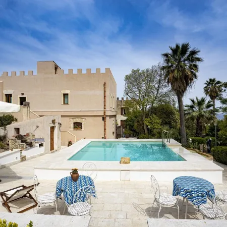 Villa Fontana with Private Pool and Ancient Botanical Park