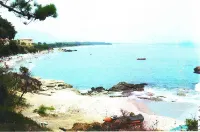 Beach<50m.Equipped terrace. Parking. Car and bicycle options. Wifi.  No. of activities