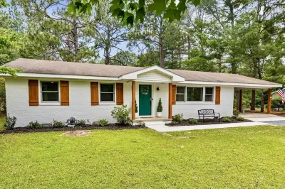 Location is a golfer's paradise and less than 10min from downtown Pinehurst! Hotels near Hyland Golf Club