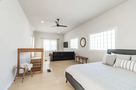 Studio rental situated in the heart of Downtown Newburgh.