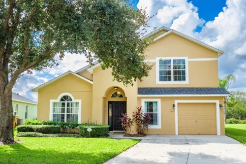Luxury 5 bed 4 bath SW facing pool with conservation and lake view