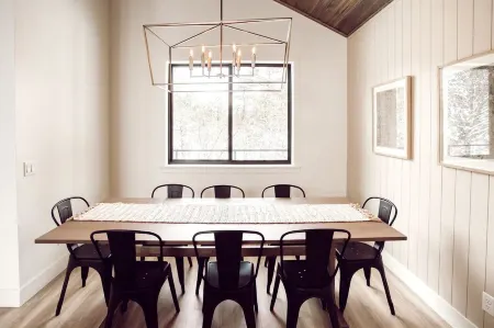 DWELL - Luxury In Torreon - Family Friendly, Tesla Charger Отели в г. Шоу Лоу