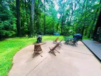 A-Frame near Chicago, Notre Dame, Shipshewana, Pet friendly, Shared Hottub.
