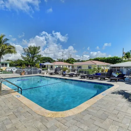 Boynton Beach, Sea view beach studio 9 w large pool