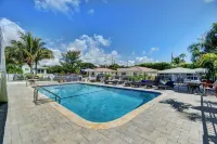 Boynton Beach, Sea view beach studio 9 w large pool