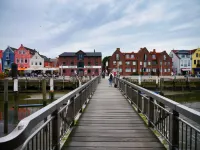 central apartment at Husum harbor with balcony