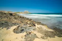 Bright townhouse facing the sea