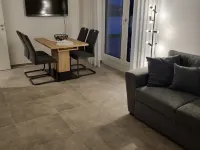Moderne Ferienwohnung mit Großer Terrasse Hotels in Euskirchen