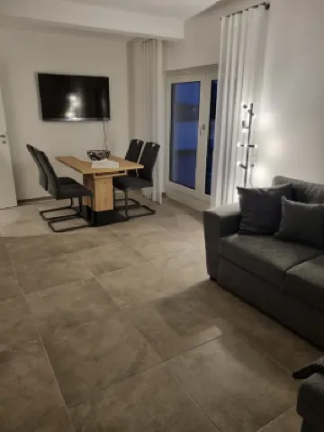 Moderne Ferienwohnung mit Großer Terrasse