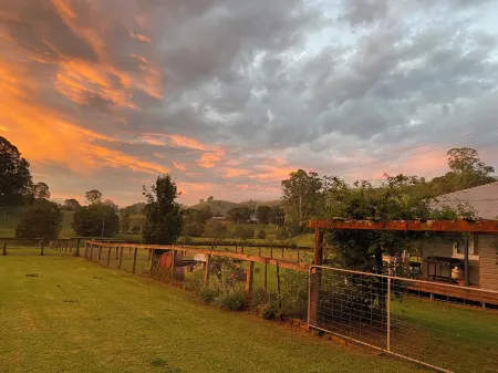 Little Farmhouse Near The Dairy Отели в г. Глостер