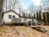 FletchersCove-DeepCreekLake-PrivateDock-HotTub Hotels in McHenry