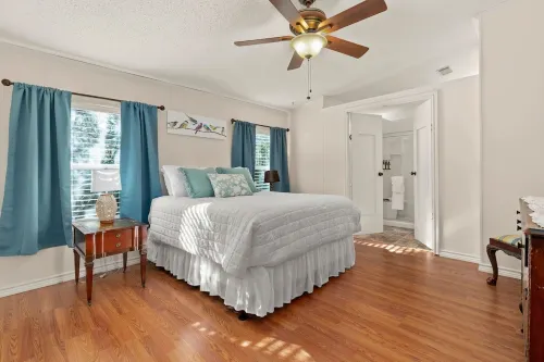 Eden's Vista Cordova - Stunning Hillside Views, Pet-Friendly, and Fast  Wi-Fi.